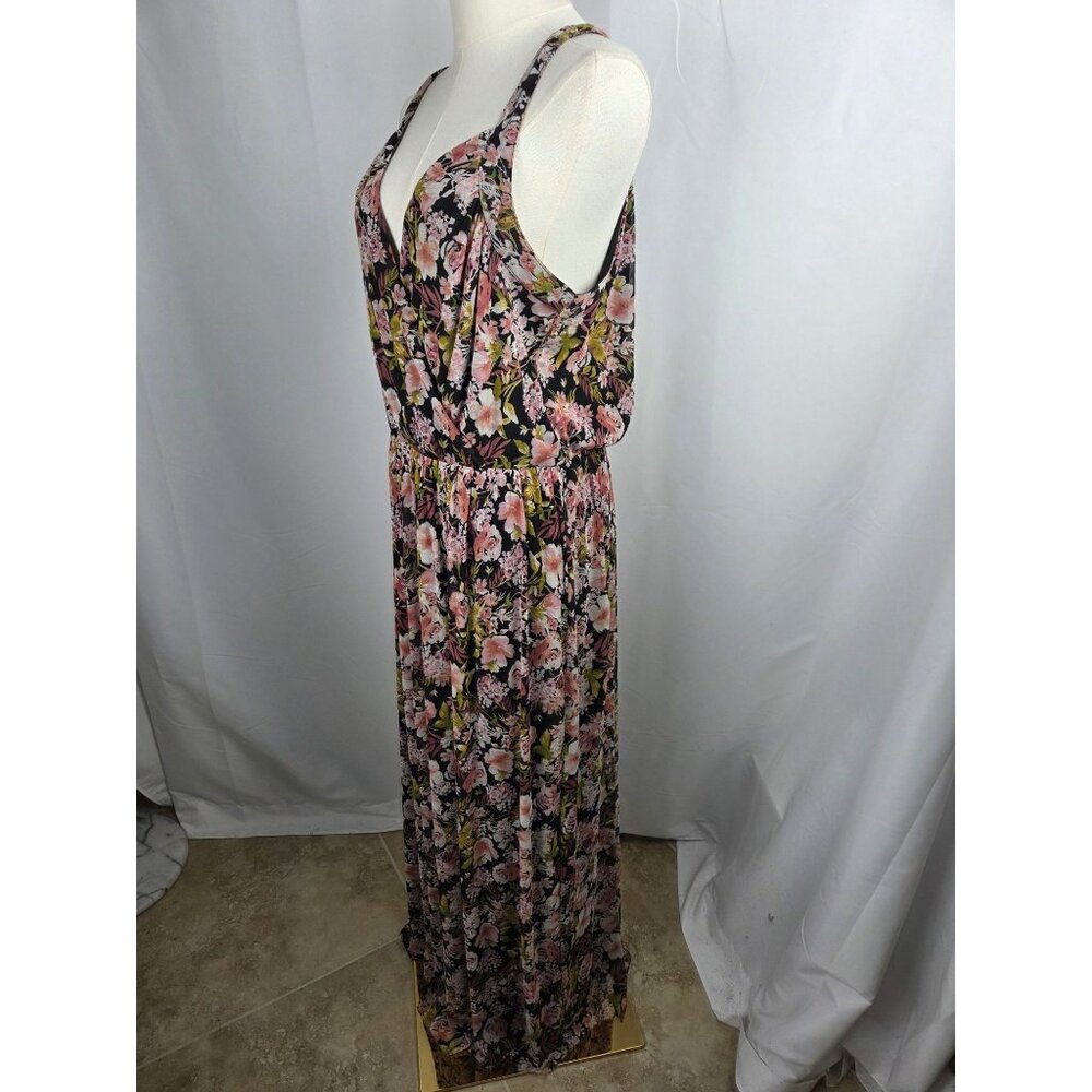 Sunday in Brooklyn Black Floral V-Neck Maxi Dress - Picture 4 of 10